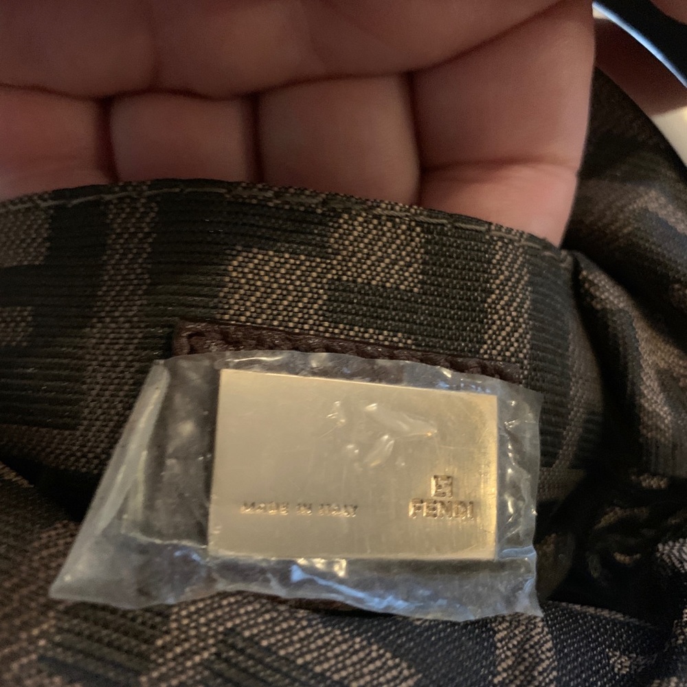 RARE Fendi spy bag - Picture 8 of 11